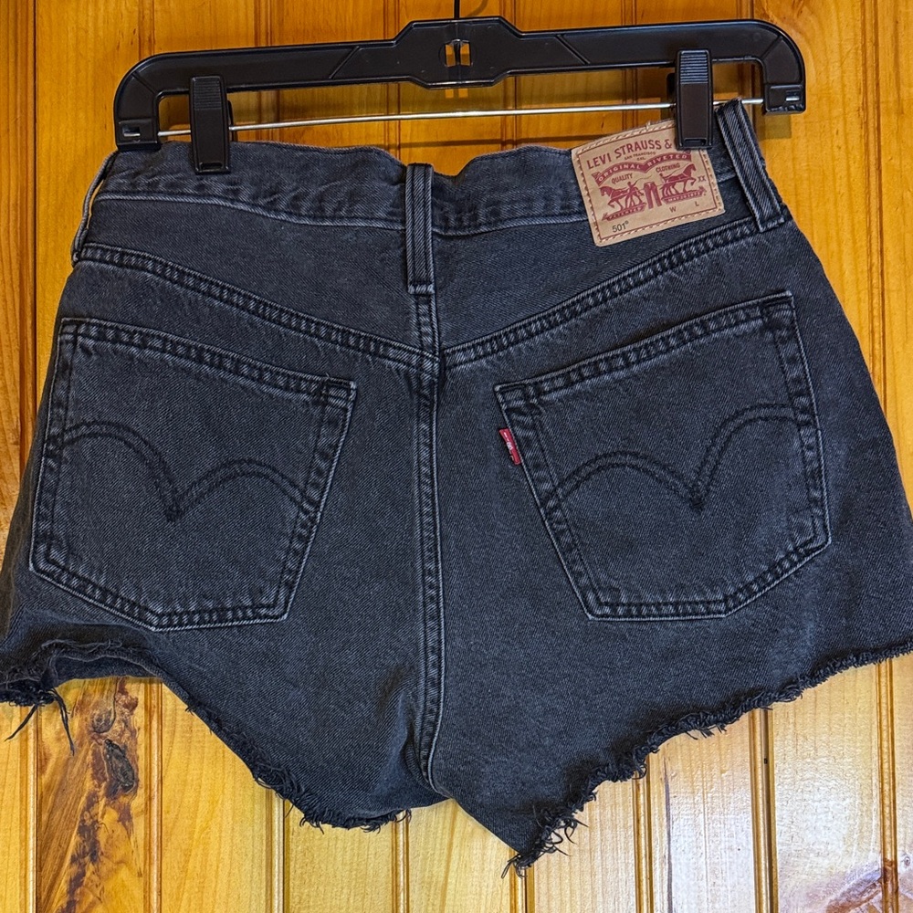 Levi's 501 Black Denim Women's Shorts - Picture 7 of 10